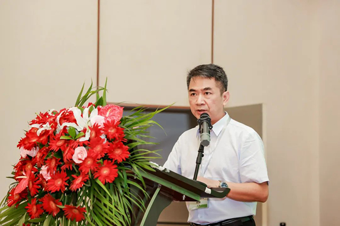 广西塑料行业协会会长黄可晟.jpg